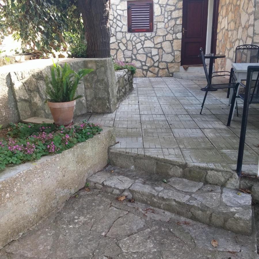 Apartments Elena & Damir Βις Εξωτερικό φωτογραφία