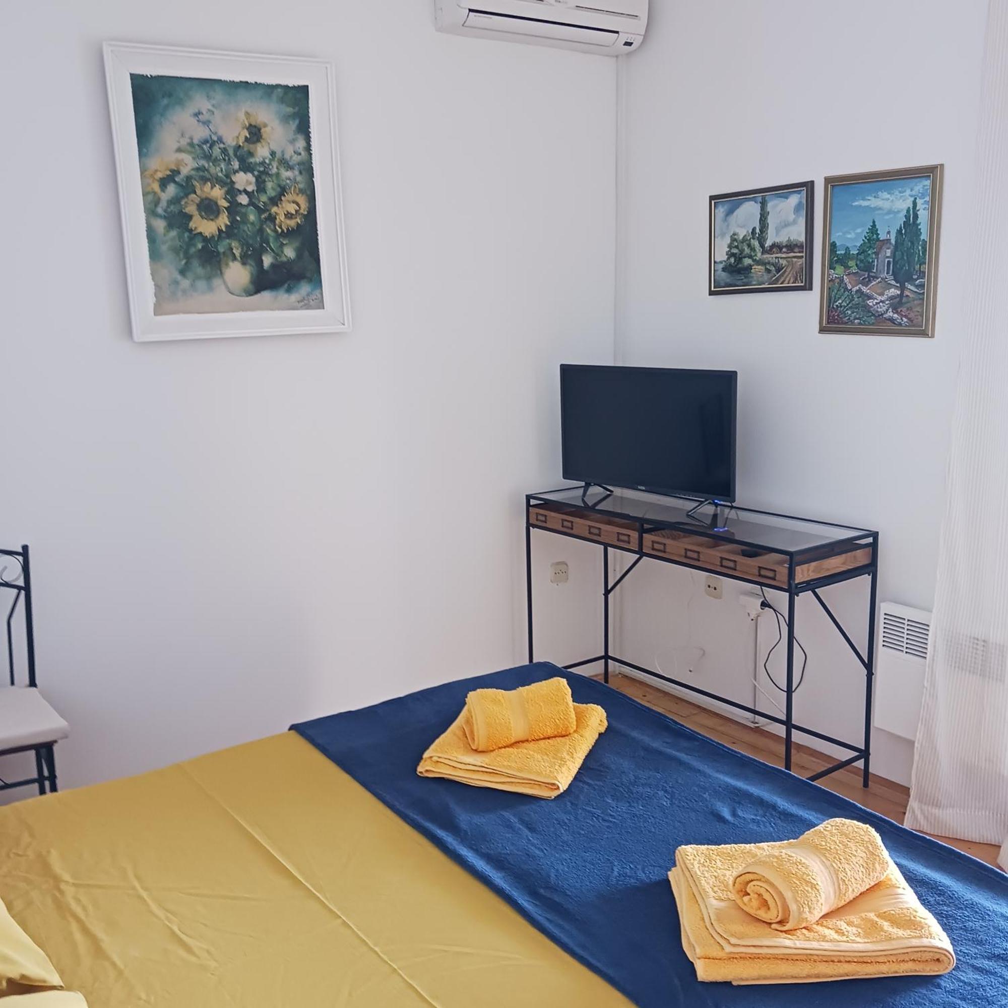Apartments Elena & Damir Βις Εξωτερικό φωτογραφία